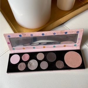 MAC prissy princess shadow and highlighter palette